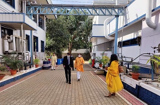 Shri Suresh Prabhu (M.P. Rajya Sabha and India's Sherpa to the G7 and G20) visits our R & D Centre at Bangalore to understand our innovative approach in developing world-class nutraceuticals and cosmeceuticals using herbal extracts.